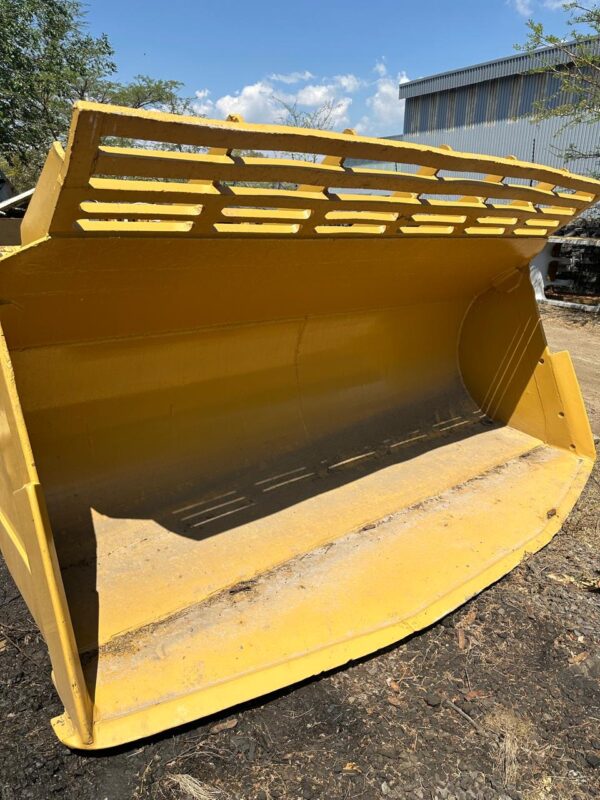 CAT 988F BUCKET USED